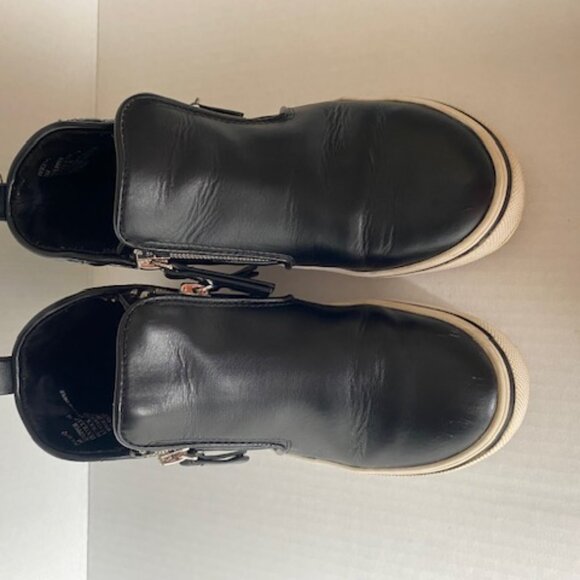 Steve Madden Sneaker Kids Size 2 Black with Zippers - Picture 2 of 10